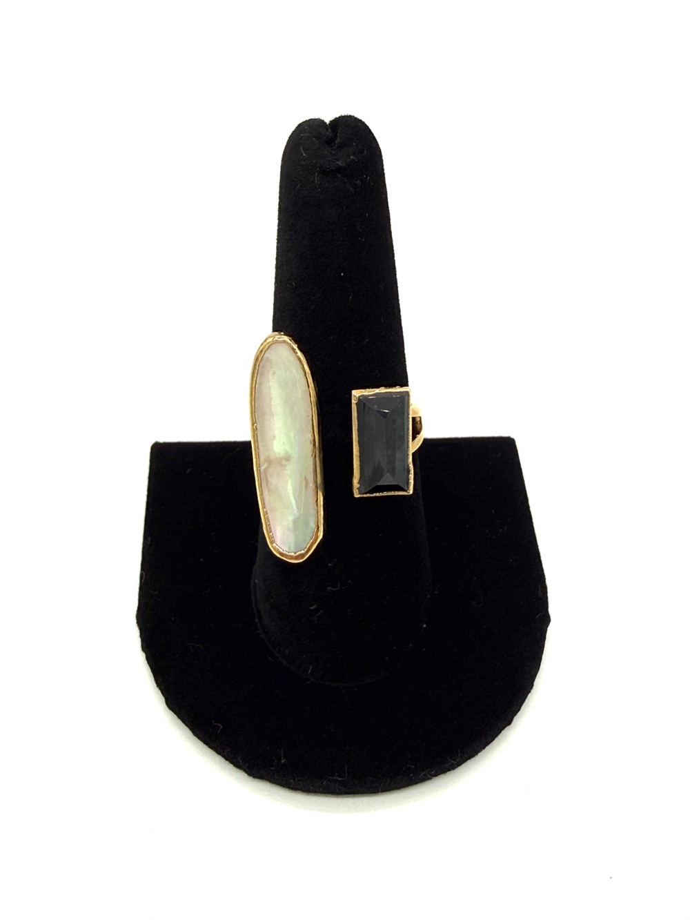 NWT Gold Open Band Ring with Iridescent Mother-of-Pearl and Black Stone